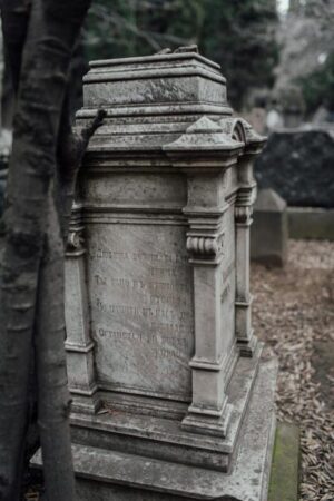 Realizzazione monumenti funebri a Dolo